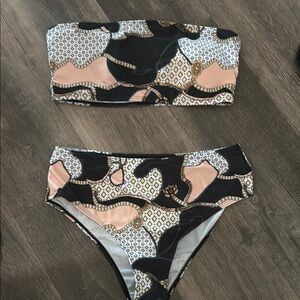 Stylish Patterned Bikini Set